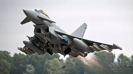 Avioanele britanice Typhoon încep misiunile de poliţie aeriană