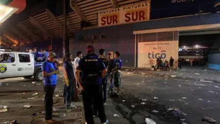 Neglijenţă tragică. Cinci morţi pe stadion la finala Cupei, zeci de spectatori au fost răniţi VIDEO