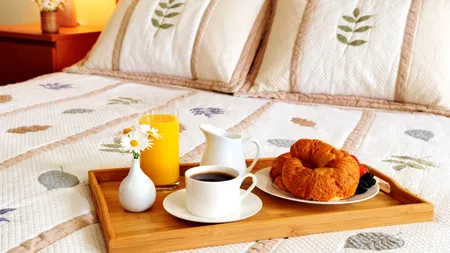 De ce să nu mai bei niciodată cafea şi lapte la micul dejun