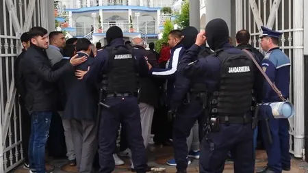 Romii pistolari au îngenuncheat autorităţile. Infractorii care au terorizat un oraş sunt cercetaţi în libertate