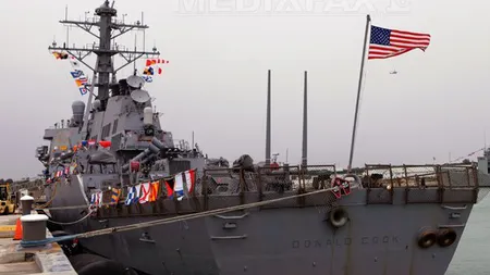 Una dintre navele militare trimise de SUA în largul Peninsulei Coreea s-a LOVIT cu un vas de pescuit