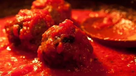 Reţete delicioase. Perişoare în sos de roşii