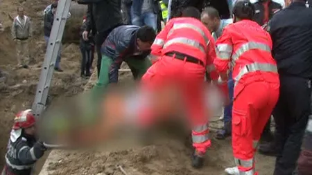 Tânărul care a murit după ce malurile unui puţ s-au prăbuşit peste el ar fi lucrat ca zilier