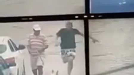 A scăpat de Poliţie, dar a fost prins de un câine în lesă. Scenă ireală cu un hoţ neutralizat în mijlocul străzii VIDEO