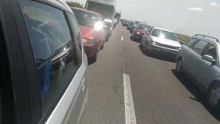 Trafic îngreunat pe autostradă, şoferii sunt sfătuiţi să manifeste prudenţă sporită la volan