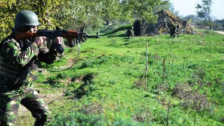 Un copil a intrat în Poligonul Cincu, a adunat cartuşe şi a dat foc pulberii, rănindu-se în explozie