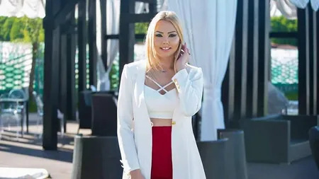 CUTREMURĂTOR. Denisa Manelista şi-a chemat toată familia aproape în weekend. Ce le-a transmis artista FOTO