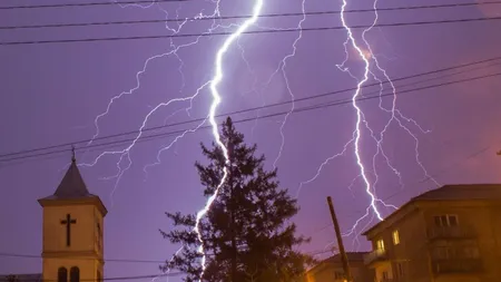 PROGNOZA METEO PE DOUĂ SĂPTĂMÂNI: Caniculă şi furtuni violente în majoritatea regiunilor