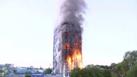 Două manifestaţii au loc simultan la Londra, una în centrul şi una în vestul oraşului