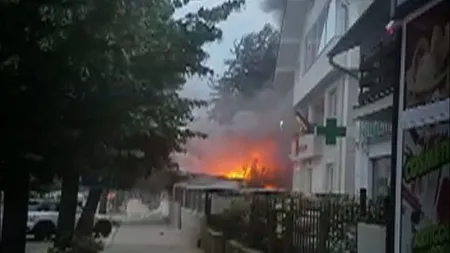 EXPLOZIE urmată de incendiu puternic în Piteşti VIDEO