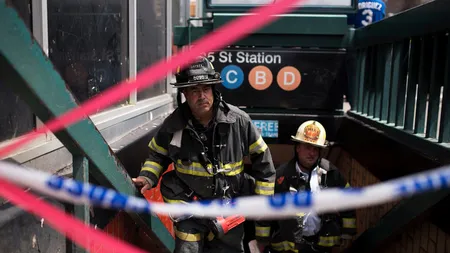 Zeci de răniţi după ce o garnitură de metrou a deraiat la o oră de vârf. Cel puţin 34 de răniţi