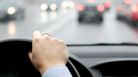 PLOAIE TORENŢIALĂ pe Autostrada Soarelui. Există risc de acvaplanare
