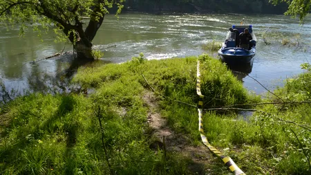Jumătate dintr-un cadavru, descoperită pe malul râului Prut, în apropiere de Albiţa. Poliţia face anchetă