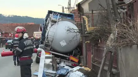 Accident grav în Ialomiţa. Doi oameni au murit pe loc, traficul este complet blocat