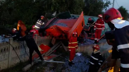 TIR cu siliciu răsturnat pe E70, între Craiova şi Drobeta Turnu Severin. O persoană a murit
