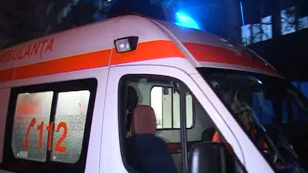 EXPLOZIE urmată de incendiu într-un bloc din Focşani. Zece persoane au fost evacuate