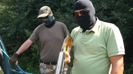 Jurnaliştii care au inventat traficul de arme din România, absolviţi de orice vină. Cum au răspuns britanicii cererii românilor