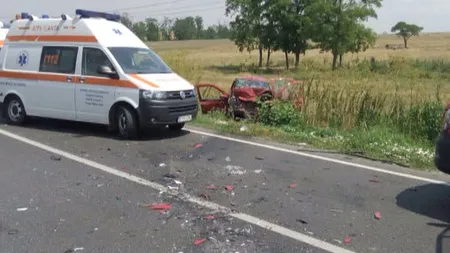 Accident teribil în Constanţa. Două maşini s-au ciocnit violent, trei oameni au fost grav răniţi