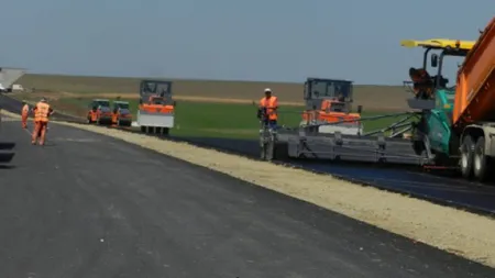 O porţiune de peste doi kilometri din autostrada Arad-Oradea, închisă până vineri