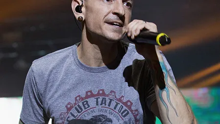 Chester Bennington, solistul de la Linkin Park, s-a sinucis. Avea doar 41 de ani