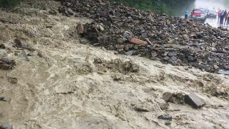 Prahova: DN 1A, blocat între Măneciu şi Cheia din cauza aluviunilor şi a pomilor în urma unei ploi