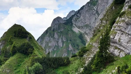 Turiştii din Ungaria au fost recuperaţi din Piatra Craiului, Operaţiunea de salvare a durat 12 ore