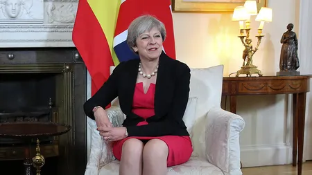 Un jurnalist român a abordat-o pe Theresa May pe tema 