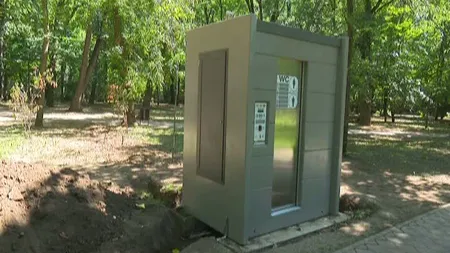 Toalete publice la preţ de apartament. 30 de mii de euro l-a costat pe edilul din Iaşi o singură toaletă