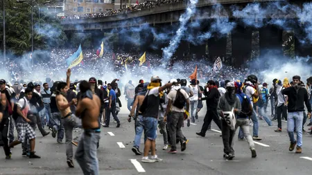 Greva generală din Venezuela face în continuare victime. Un băiat de 16 ani a fost ucis