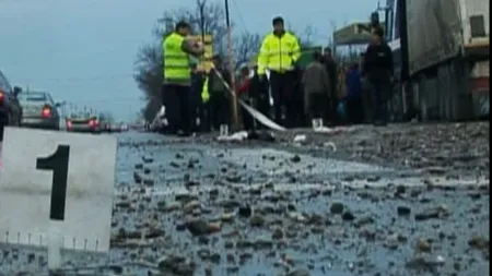 Două dintre persoanele moarte în accidentul de pe Valea Oltului erau cetăţeni străini. Vizele lor expirau marţi