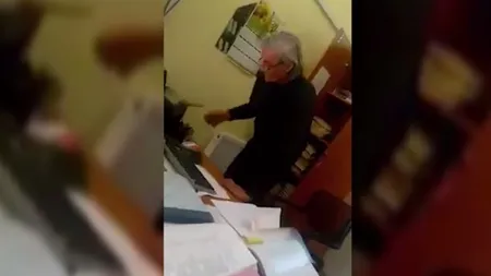 Funcţionar mort de beat, spectacol la primărie VIDEO