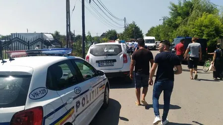 Scene şocante într-o piaţă de pepeni, mamă şi fiică înjunghiate. Fata a murit la spital