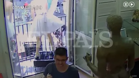 ATAC TERORIST ÎN BARCELONA. Momentul în care furgoneta a intrat în mulţime a fost FILMAT VIDEO