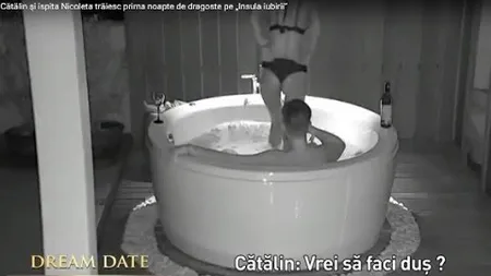 INSULA IUBIRII. Imagini interzise la Insula Iubirii! Doi concurenţi au uitat de camerele de filmat VIDEO