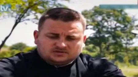 Gestul emoţionant făcut de un preot milos pentru zeci de copii sărmani
