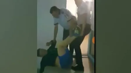 Şofer BEAT, scandal cu poliţia la secţie VIDEO