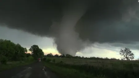 Peste 30 de oameni au fost răniţi în urma a trei tornade ce au afectat statul Oklahoma