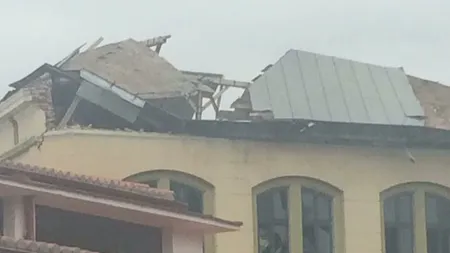 Acoperişul fostei fabrici de bere Rahova, smuls de vânt VIDEO
