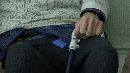 Pensionari executaţi silit după ce au mâncat la cantină