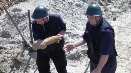 ALERTĂ la deschiderea anului şcolar, în Iaşi. Şase bombe din cel de-al Doilea Război Mondial, găsite în curtea şcolii