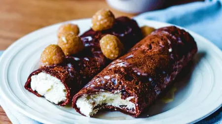 Reţeta zilei: Clătite cu cacao şi cremă de banane