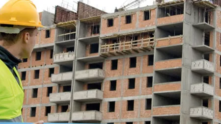 INS: Sectorul construcţiilor a scăzut în septembrie cu 14,5%. Construcţia de locuinţe, singurul segment în creştere
