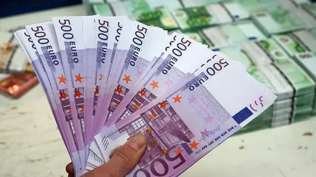 Un bărbat înfundă WC-urile din Geneva cu bancnote de 500 de euro. Banii sunt reali, autorităţile sunt alarmate