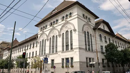 Primăria Timişoara, dată în judecată de familia unei femei lovite de un panou publicitar