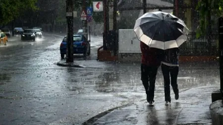 PROGNOZA METEO. Sfârşit de săptămână vreme rece, ploi şi vânt în toată ţara