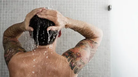 A intrat peste soţul ei la baie, fără să bată la uşă. Imediat a decis să divorţeze