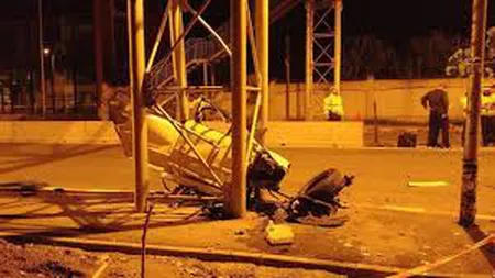 Imagini noi de la accidentul din Pipera, în care un tânăr a ars de viu în maşină. Proporţiile tragediei VIDEO