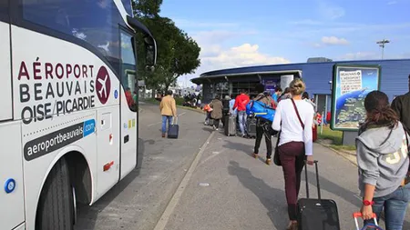 Hoţii români au inventat o nouă metodă de furt. Se ascund în valize şi golesc bagajele aflate în cala autocarelor