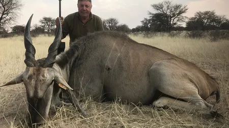 Primarul din Albota, la vânătoare de antilope în Africa
