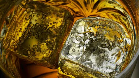 Barul în care încap doar un barman şi doi clienţi. Locul secret unde te simţi perfect cu 100 de dolari